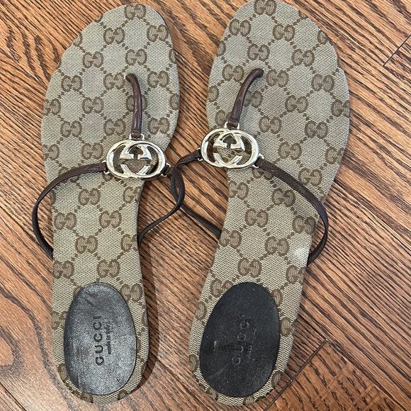 Gucci monogram thong sandals - Picture 3 of 3